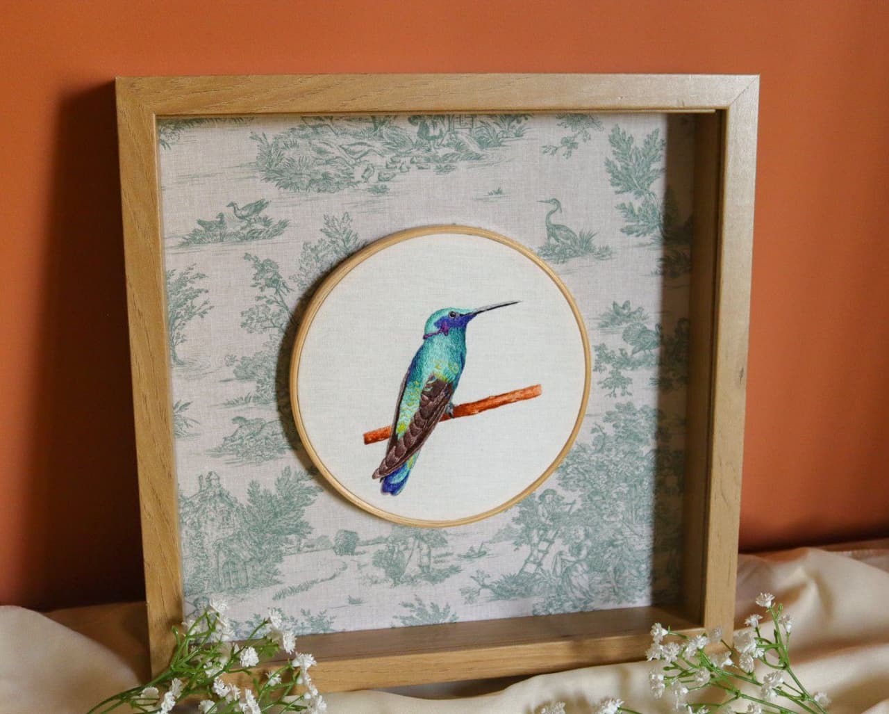 Le Colibri à gorge violette, broderie peinture à l'aiguille